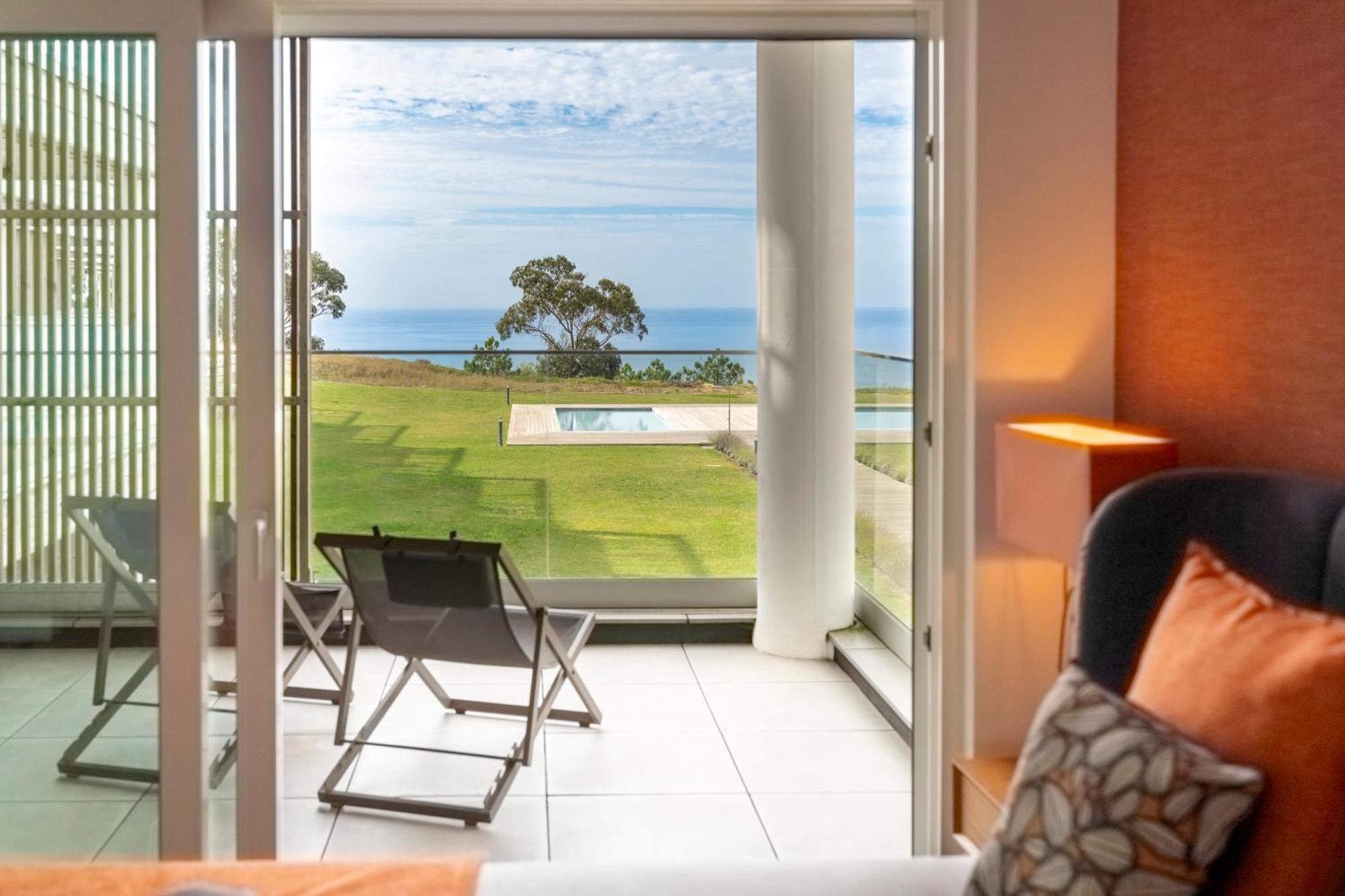 Mar A Vista - Condominium With Pool, Gym And Sea Views Nazaré Eksteriør billede